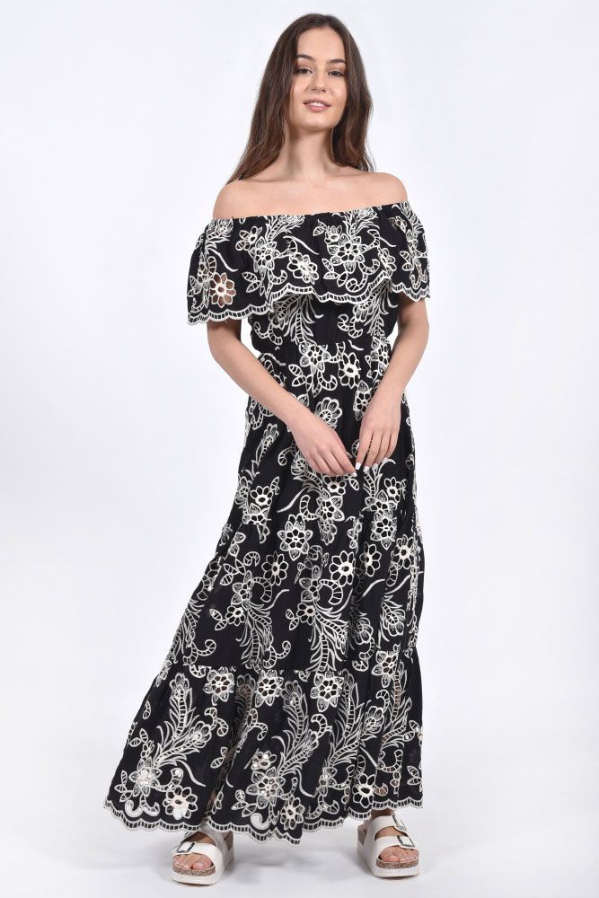 Μακρύ φόρεμα μαύρο με κιπούρ σχέδιο